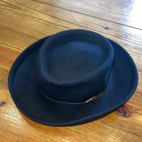 Universal Thread Hat Womens Black Felt Wool Bowler Snake Print adj Band NWT - Picture 6 of 7